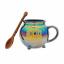 ディズニーの虹色の「HocusPocus」マグカップには、魔女をすすりながらほうきのスプーンが付いています。