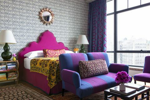 Лилаво, хол, стая, мебели, интериорен дизайн, виолетово, розово, стена, диван, имот, 