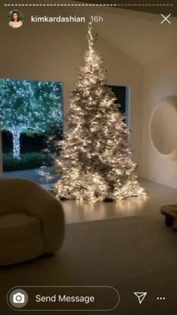 Χριστουγεννιάτικο δέντρο, Δέντρο, Χριστουγεννιάτικη διακόσμηση, Χριστούγεννα, Δωμάτιο, χριστουγεννιάτικο στολίδι, Σαλόνι, Ξυλώδες φυτό, Εσωτερική διακόσμηση, Σπίτι, 