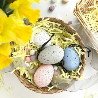 Huevos de Pascua pastel de cerámica moteada