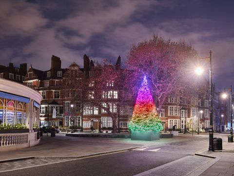 El árbol de Navidad del hotel Connaught diseñado por Sir Michael Craig-Martin