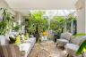 Opulentní interiéry a zahrada ve stylu džungle uvnitř domu Hampshire