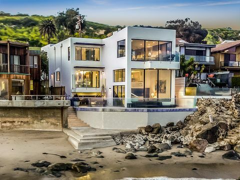 บ้านชายหาดเก่าของ Barry Manilow ในมาลิบู ลอสแองเจลิส แคลิฟอร์เนีย สำหรับขาย