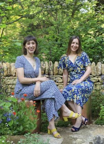 Kate Savill och Tamara Bridge, vinnare i Channel 5: s The Great Gardening Challenge