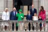 Buckinghami palee rõdu: kuningas Charles, kuninganna Camilla välimus