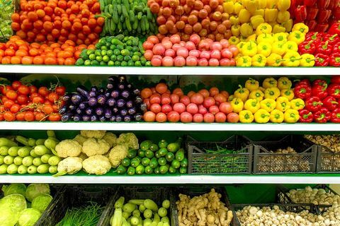 Natürliche Lebensmittel, lokale Lebensmittel, Vollwertkost, Marktplatz, Lebensmittel, Obst, Verkauf, Pflanze, Superfood, vegane Ernährung, 