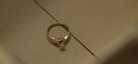 Женщина находит потерянное обручальное кольцо в горшочке на Рождество