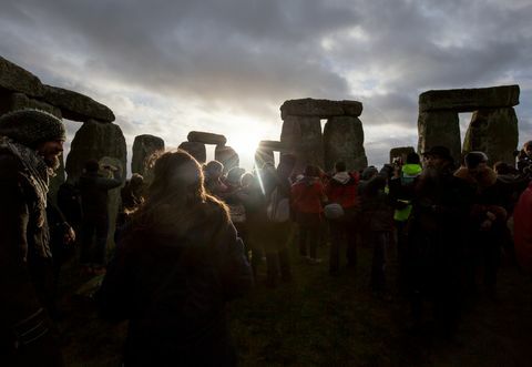 I druidi celebrano il solstizio d'inverno a Stonehenge
