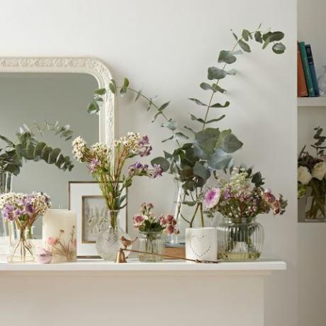 John Lewis, fiori viola di peonia artificiale in vaso di vetro, £ 50