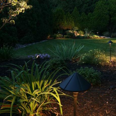 nápady na osvětlení zahrady