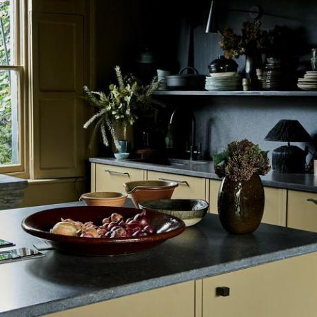 Кухня Эбигейл Ахерн - новая серия кухонь в елочку