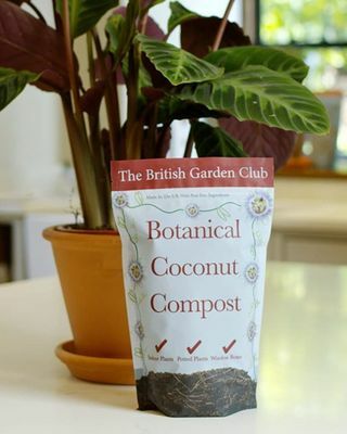 Bezrašelinový rostlinný kokosový kompost pro pokojovou rostlinu