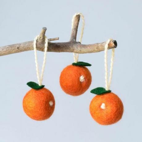 mini decorações suspensas de feltro laranja, £ 10, etsy