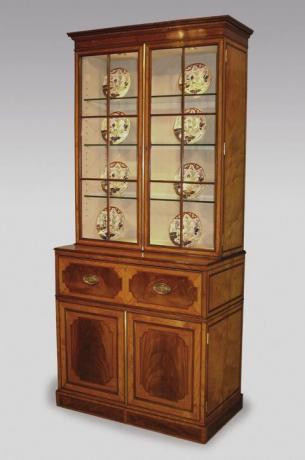 Satinwood Secretaire Bookcase z obdobia Sheraton z konca 18. storočia - 18 000 libier