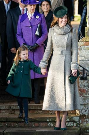 La famiglia reale va in chiesa il giorno di Natale
