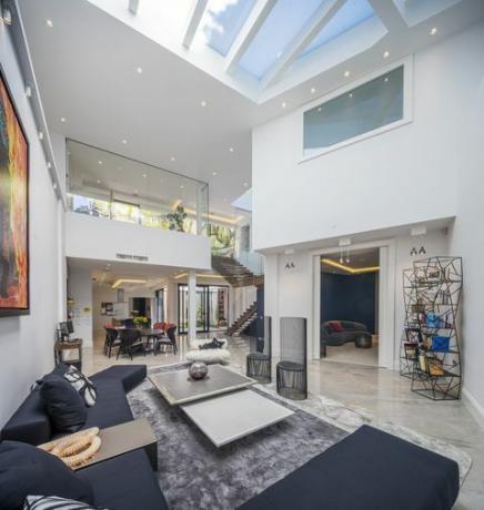 einzigartiges 'Eisberghaus' zum Verkauf in London