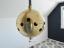 DIY Sputnik luster vyrobený z mikrofónov