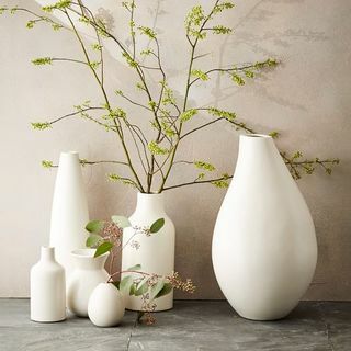 Vasos de cerâmica branca