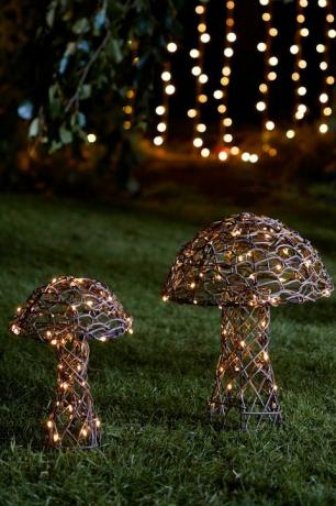 estética goblincore, conjunto de 2 figuras decorativas de jardim de cogumelos em rattan, lights4fun
