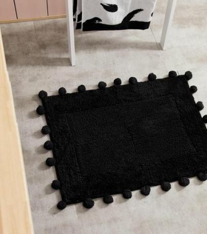 ASOS SUPPLY - Badmat met pompons in zwart