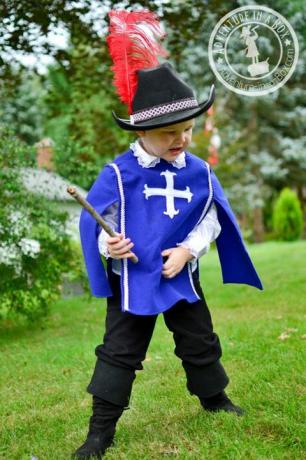 костюм на мускетар за Хелоуин