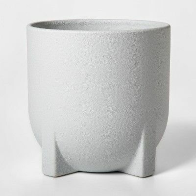 biała doniczka ceramiczna
