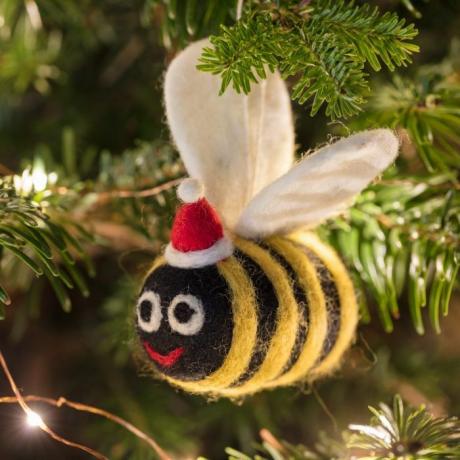 Коледна украса от филц от пчела Дядо Коледа
