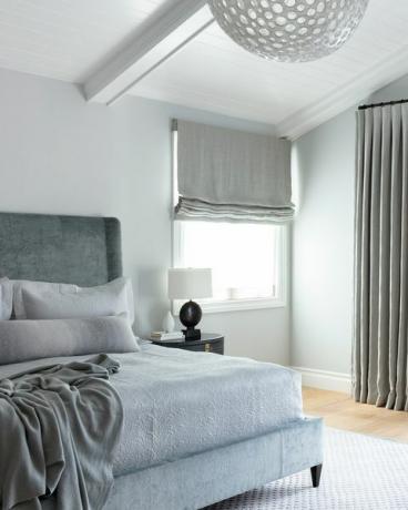 grå moderne soveværelse