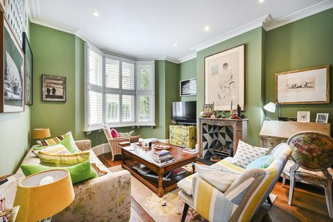 Battersea, Londra'da satılık büyüleyici çift cepheli dönem evi