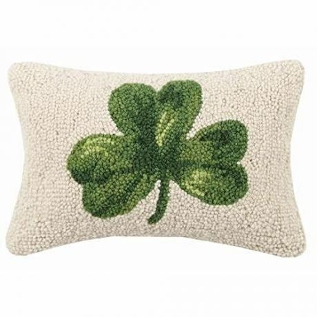 Irisches grünes Shamrock-Klee-Kissen aus gehakter Wolle