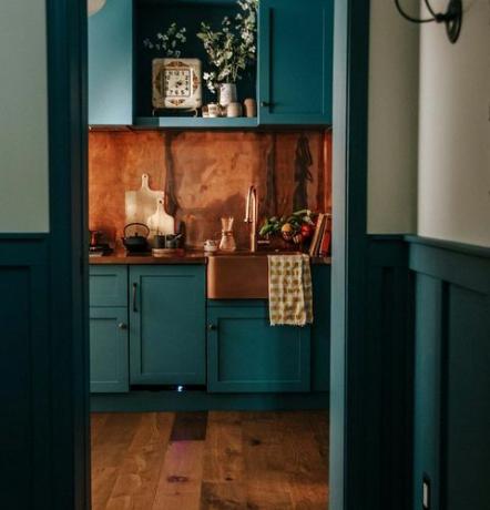 bucătărie, dulapuri verzi