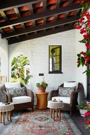 kevin isbell, veranda, marokkaans tapijt, stoelen