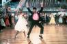 John Travolta i jego córka wykonują taniec w reklamie Super Bowl