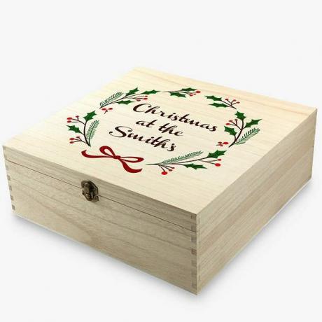 Caja de Nochebuena Jolly Holly personalizada de Treat Republic