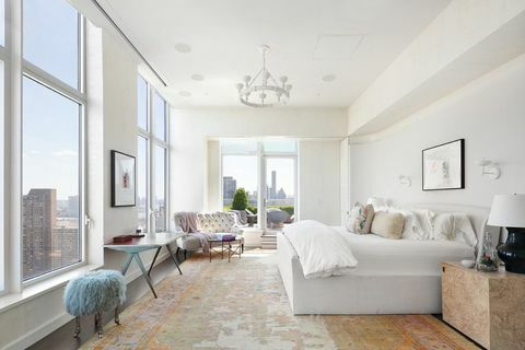 Апартаментът на Дженифър Лорънс в Ню Йорк, обявен за 14,25 милиона долара