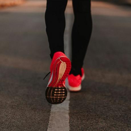 Raudona, avalynė, žmogaus koja, koja, kulkšnis, batai, rožinė, jungtinė, mada, gatvės mada, 
