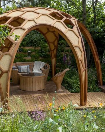 meta sodas, kuriame auga ateitis suprojektuotas Joe Perkinsas, remiamas meta šou Garden Rhs Chelsea gėlių paroda 2022 m.