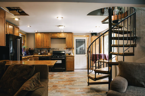 kjøkkenet i den skumle herregården airbnb
