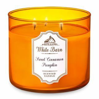 White Barn Sweet Cinnamon Pumpkin Candle