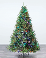 Homebase predáva hudobný predsvietený vianočný stromček za 600 libier