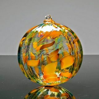 Sügislehtede klaasist ornament