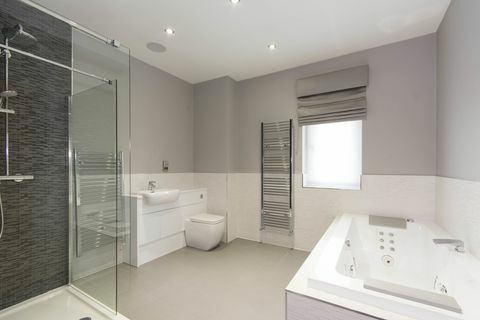 „Cloughmore House“ vonios kambarys - „Savills“