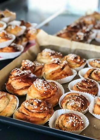 Pastelería sueca con un panadero profesional (Estocolmo, Suecia) - Airbnb Online Experiences - virtual 