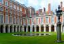 Судья GBBO Мэри Берри исследует величественные дома в новом сериале BBC