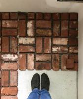 Brick It、アンティークのレンガの床を手に入れるためのめちゃくちゃ簡単な方法