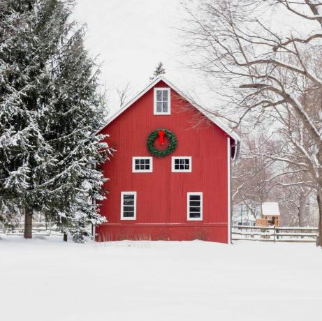 röd lada i snö jul lyrisk frågesport