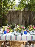 حفلة عشاء في الهواء الطلق مليئة بالزهور من هيذر تايلور