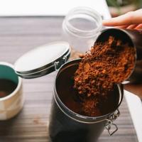 5 Möglichkeiten, Kaffeesatz in Gärten zu verwenden