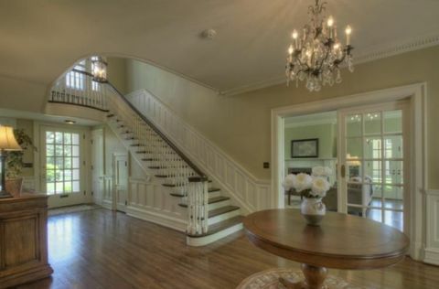 uma cena do interior da casa da infância de Taylor Swift em Reading, Pensilvânia, conforme visto na lista de 2013