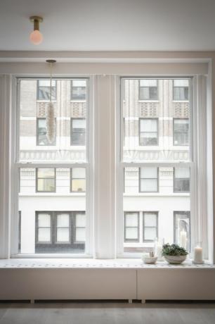 לבן, חלון, חדר, נכס, חלון אבנט, בית, עיצוב פנים, בניין, תאורה לאור, כיסוי חלון, 
